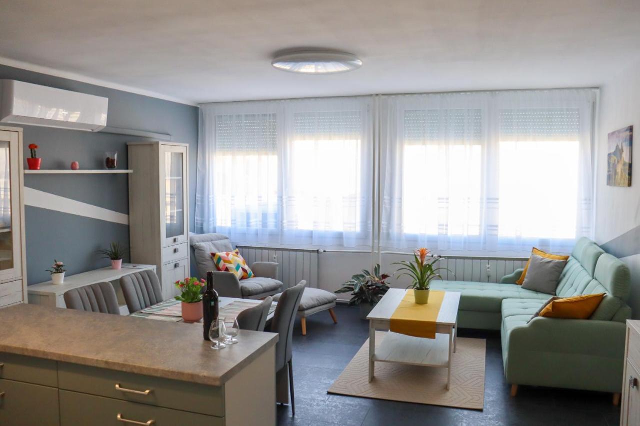 Krisztina Apartman Apartment Salgotarjan Luaran gambar
