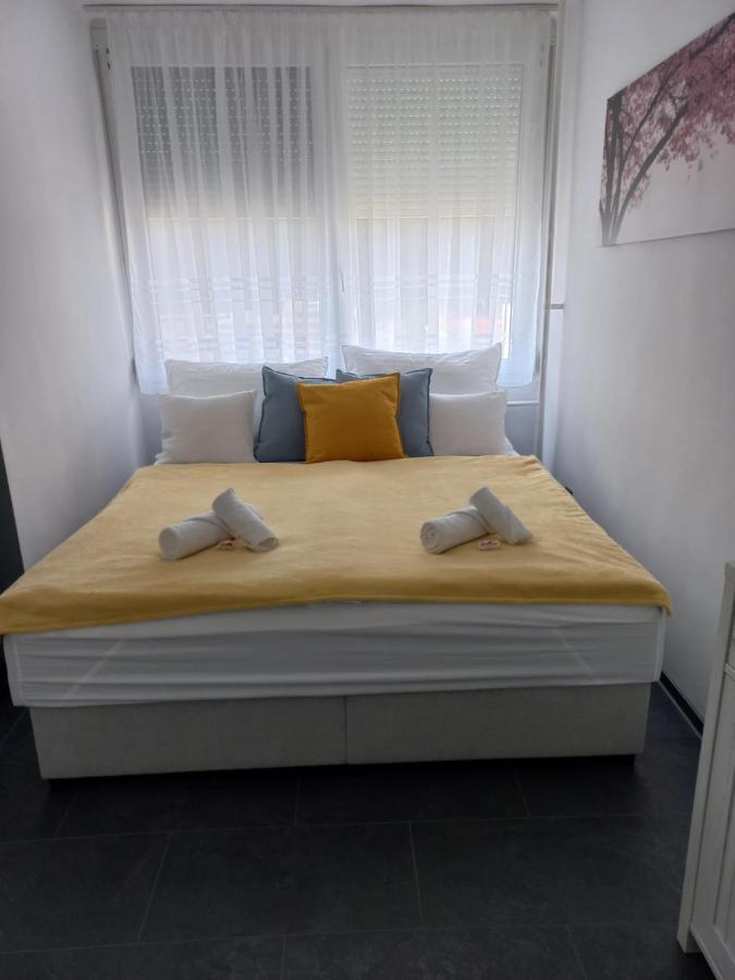 Krisztina Apartman Apartment Salgotarjan Luaran gambar